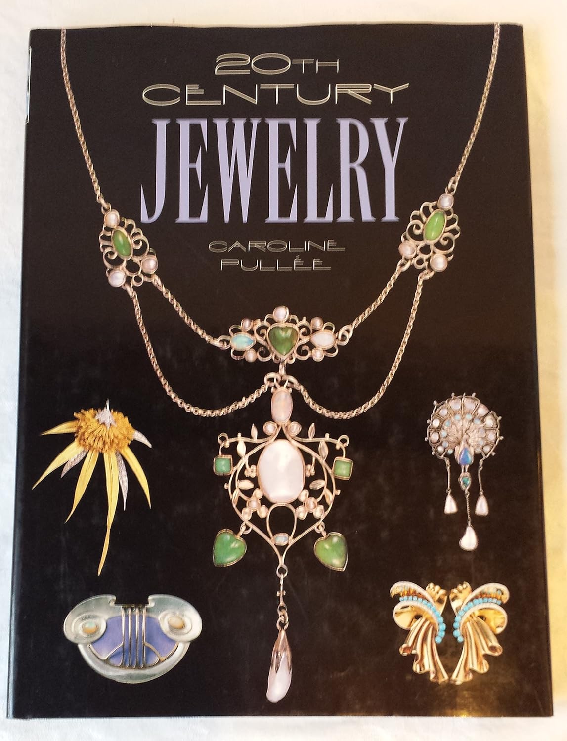 کاور کتاب twentieth century jewelry